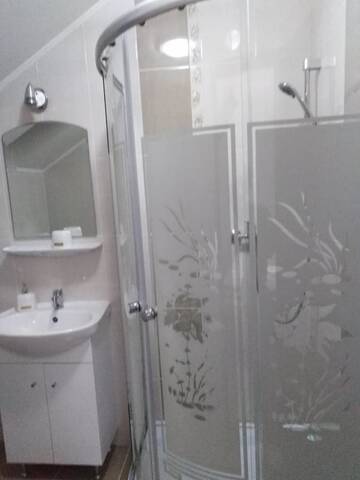 Фото номера Трехместный номер Гостевой дом Casa Banc г. Байле-Уну-Май 6