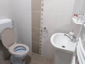 Фото номера Трехместный номер Гостевой дом Casa Banc г. Байле-Уну-Май 3